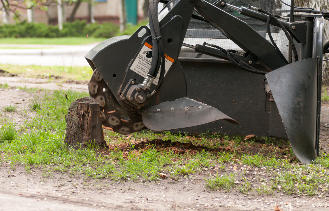 Stump grinding equipment